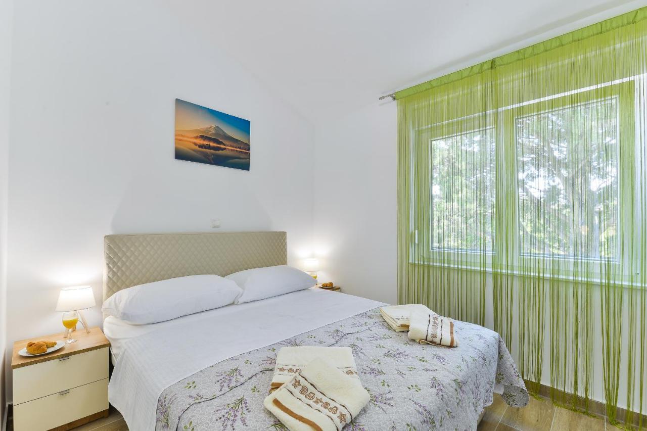 Cascada Villas With Private Jacuzzi And Private Parking Starigrad Paklenica Exterior foto