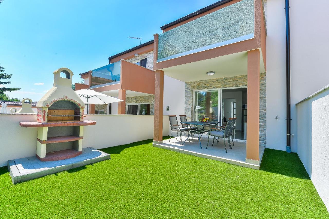 Cascada Villas With Private Jacuzzi And Private Parking Starigrad Paklenica Exterior foto