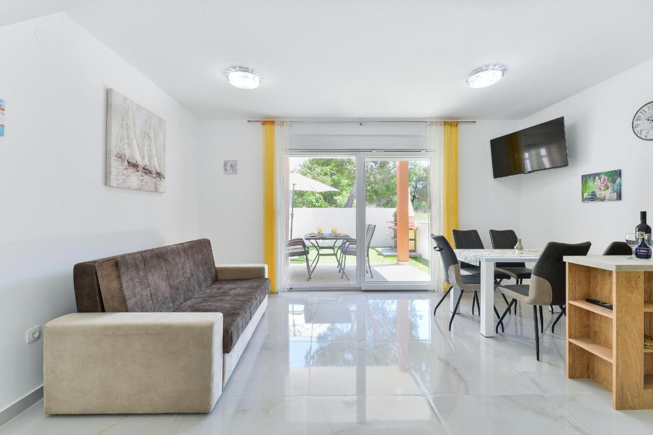 Cascada Villas With Private Jacuzzi And Private Parking Starigrad Paklenica Exterior foto