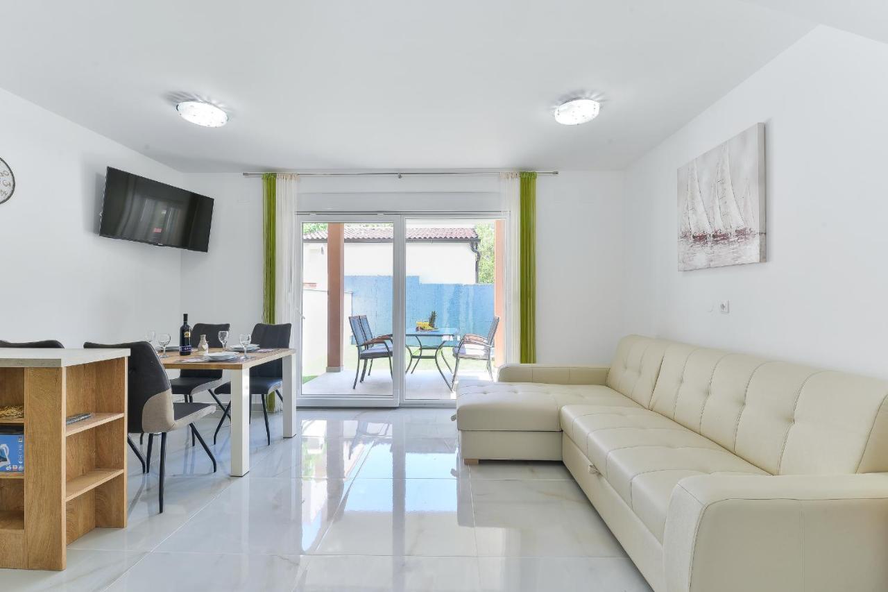 Cascada Villas With Private Jacuzzi And Private Parking Starigrad Paklenica Exterior foto