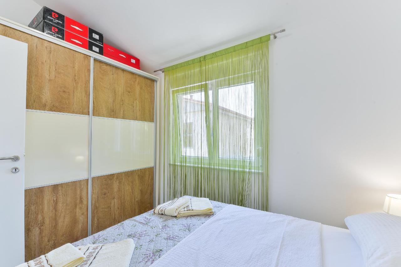 Cascada Villas With Private Jacuzzi And Private Parking Starigrad Paklenica Exterior foto