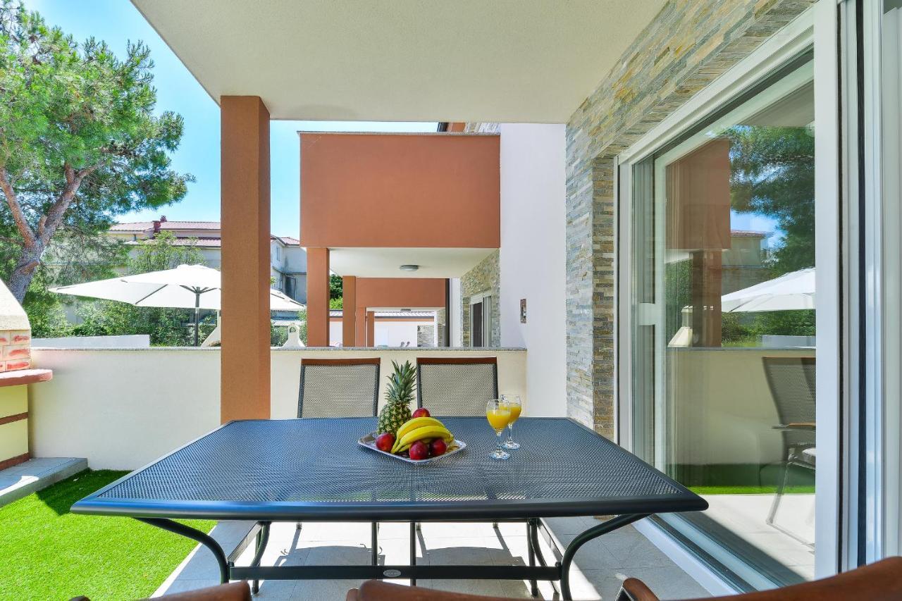 Cascada Villas With Private Jacuzzi And Private Parking Starigrad Paklenica Exterior foto