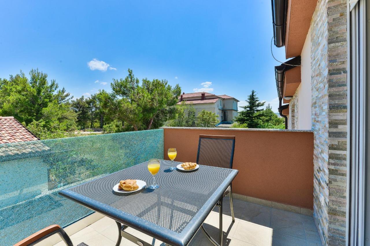 Cascada Villas With Private Jacuzzi And Private Parking Starigrad Paklenica Exterior foto