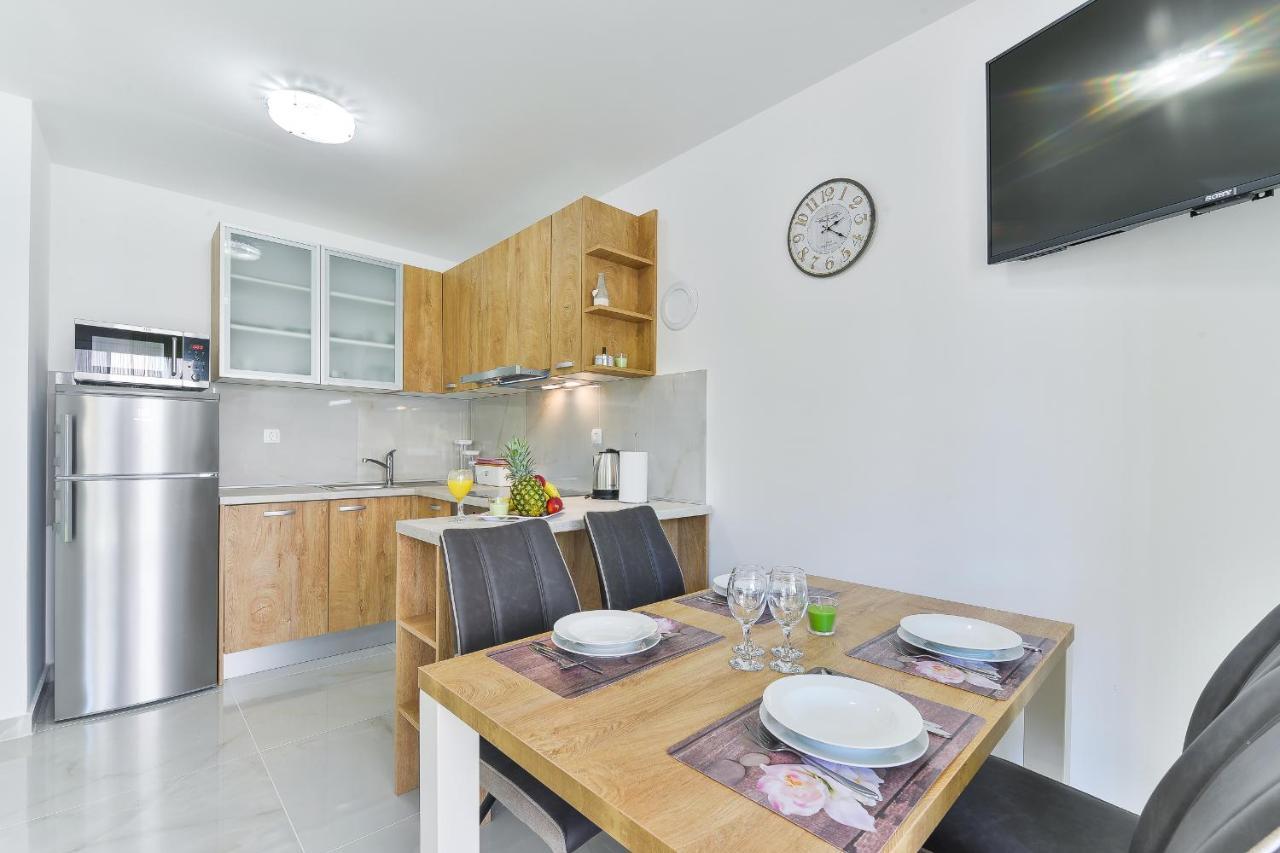 Cascada Villas With Private Jacuzzi And Private Parking Starigrad Paklenica Exterior foto